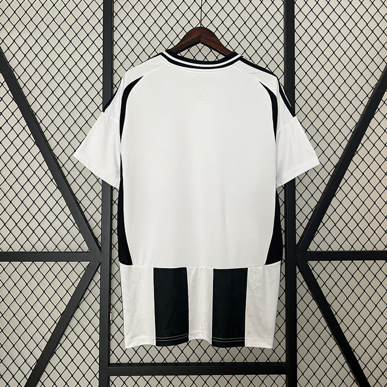 Juventus 24/25 Home Kit