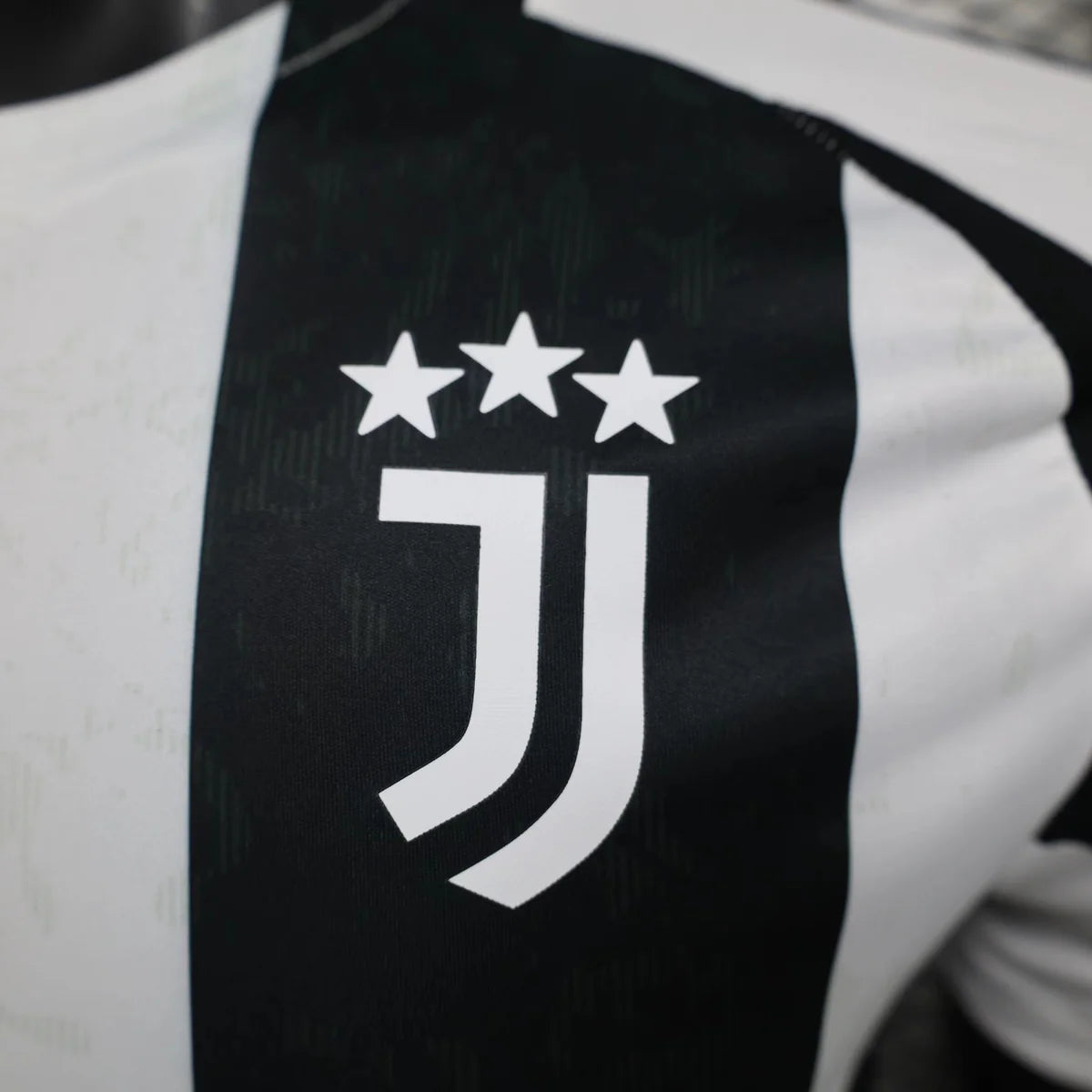 Juventus 24/25 Home Kit