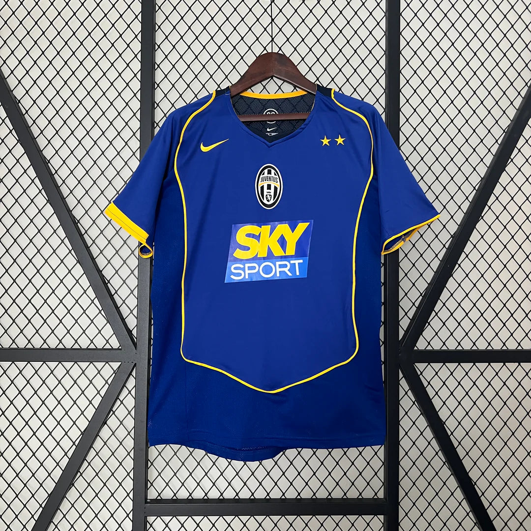 Juventus 04/05 Away Kit