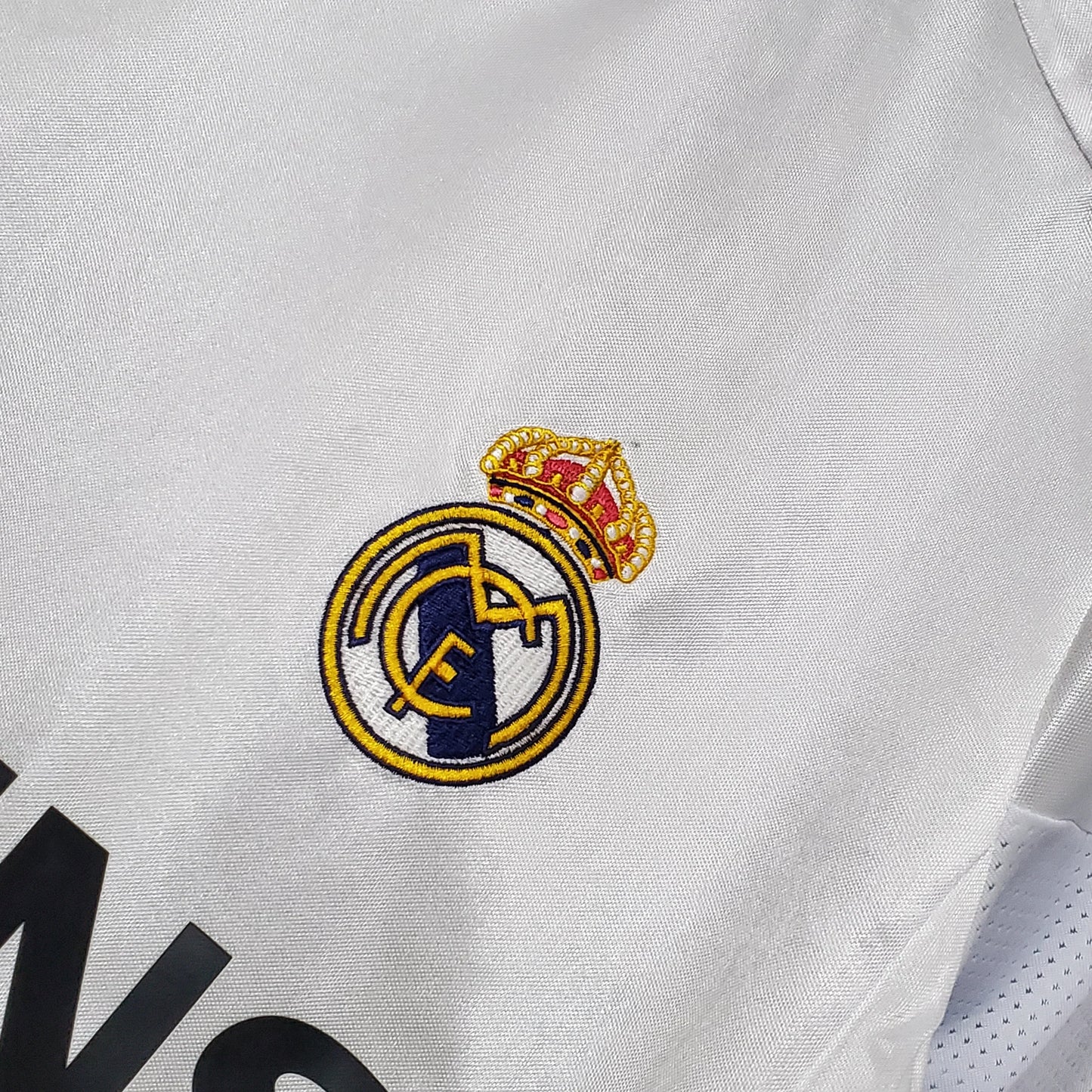 Real Madrid 04/05 Home Kit