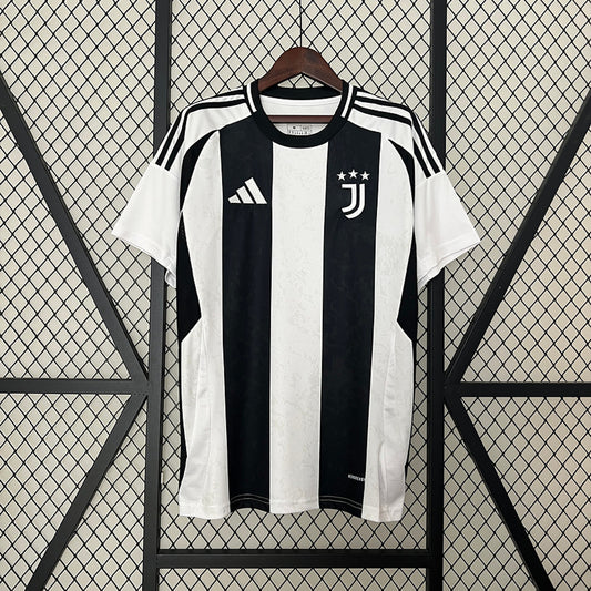 Juventus 24/25 Home Kit
