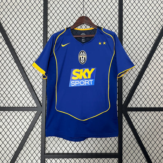 Juventus 04/05 Away Kit