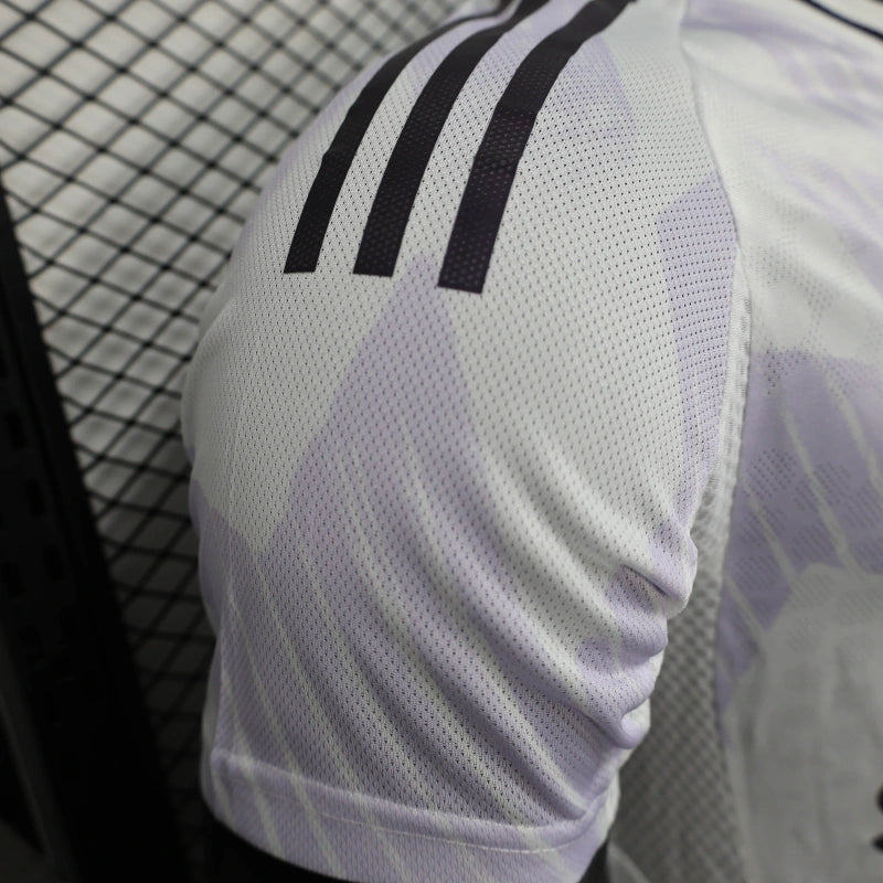 Manchester United 25/26 Away Kit
