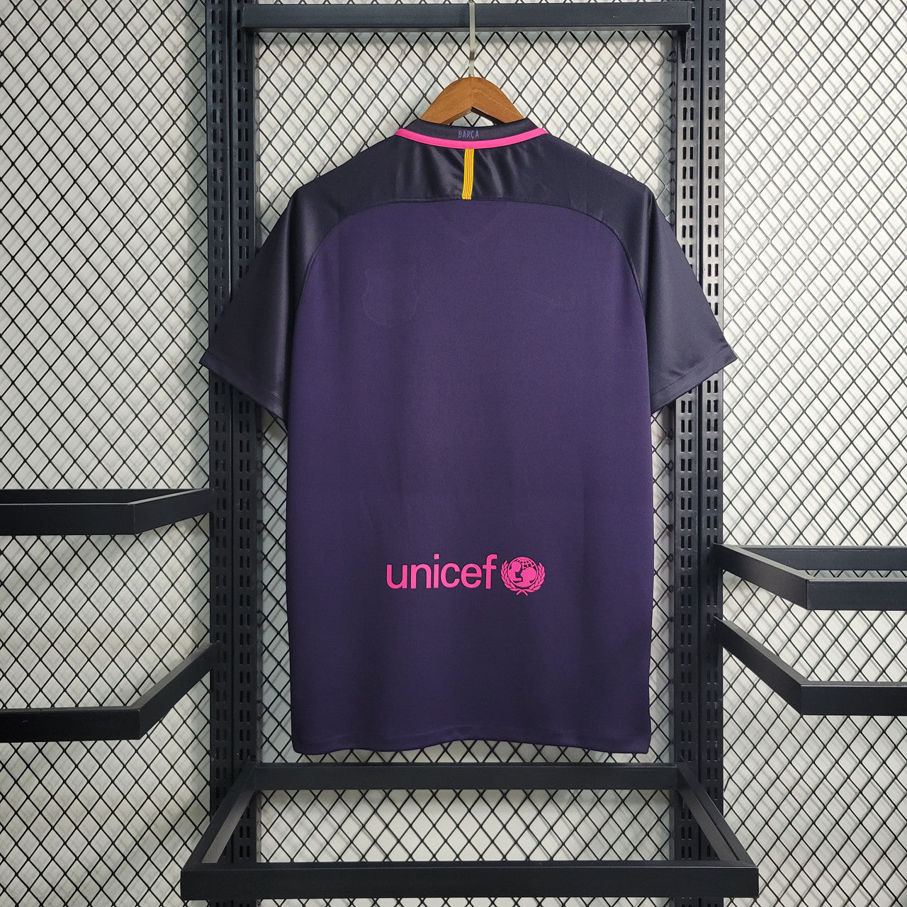 Barcelona 16/17 Away Kit