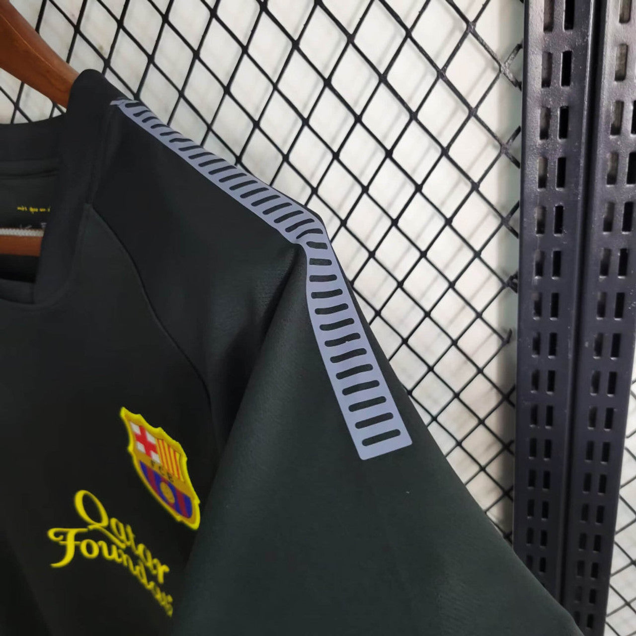 Barcelona 11/12 Away Kit